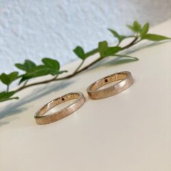 K18ピンクゴールドのオシャレな結婚指輪
