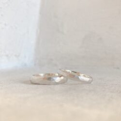 鎚目(ツチメ)模様の結婚指輪