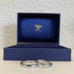 プラチナのシンプルな結婚指輪